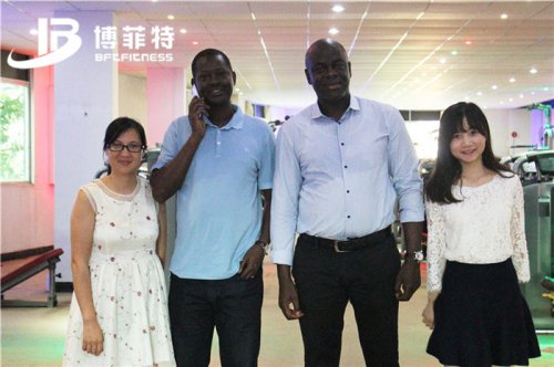 塞内加尔客户来中国进口麻豆精品在线免费观看的健身器材