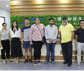 印度客户来中国进口健身房器材 广州麻豆精品在线免费观看健身房案例
