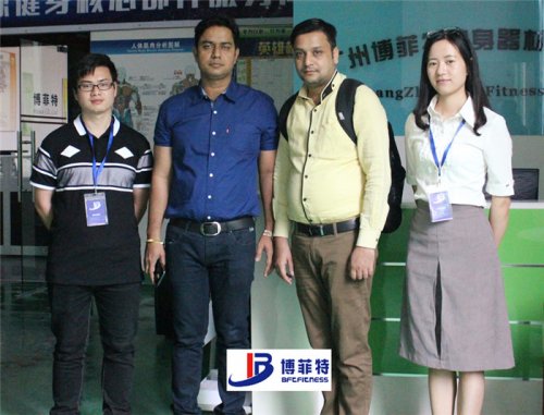 印度客户来麻豆精品在线免费观看购买健身房器材