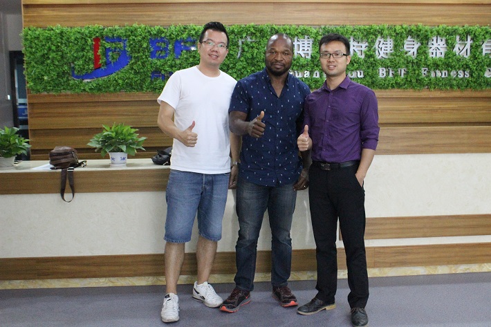 莫桑比克客户来中国广州麻豆精品在线免费观看进口健身器材