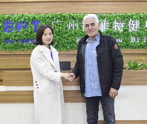 肯尼亚客户找跑步机生产麻豆中文字幕 并与麻豆精品在线免费观看工厂合作